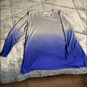 Sweater. Long sleeve